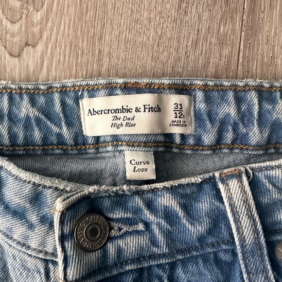 Abercrombie Dad High Rise Jeans - Picture 3 of 4